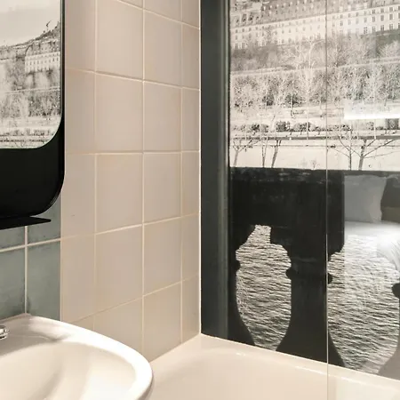 Campanile Prime - 15 Tour Eiffel Hotel 2*