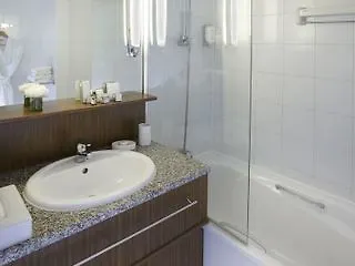 מלון דירות Citadines Tour Eiffel 4*
