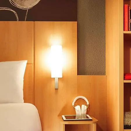 Ibis Canal Saint Martin 3*