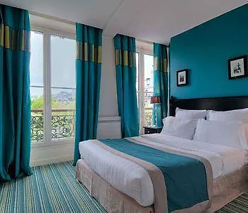 Cluny Square Otel 3*