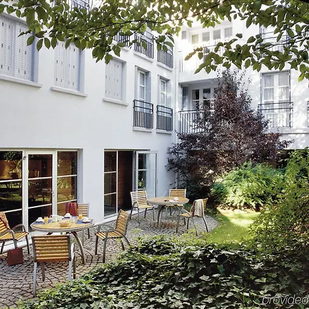 Adagio Montmartre Aparthotel 4*