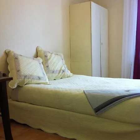 Hipotel Bordeaux Menilmontant Hotel