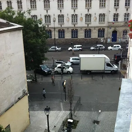 Hipotel Bordeaux Menilmontant Parijs