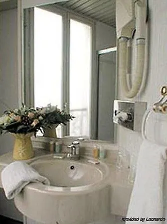 Hotel Trinité Haussmann Paris