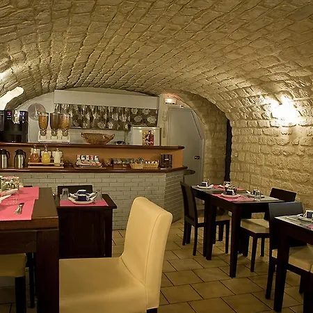 Hotel Jean Gabriel Montmartre París
