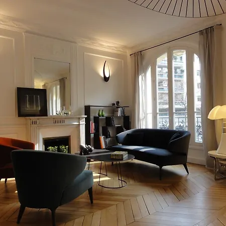 Relais12bis By Eiffel Tower Couette-café