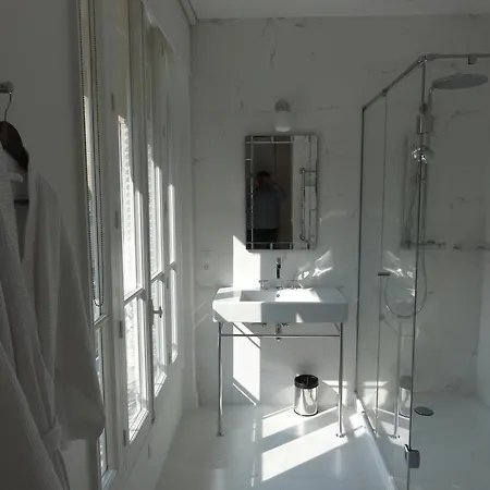 Relais12bis By Eiffel Tower Couette-café 3*
