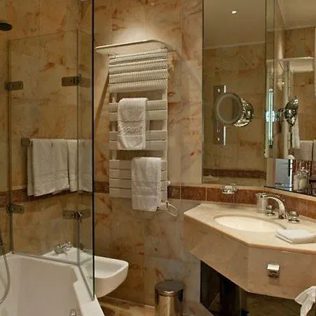 Le Regent Hotel