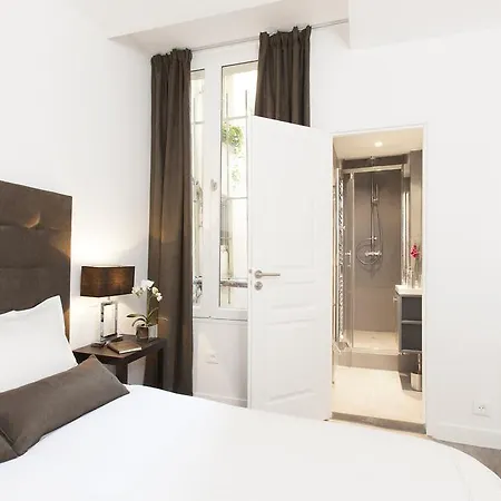 Livinparis - Luxury 3 Bedrooms Grands-boulevards I דירה פריז