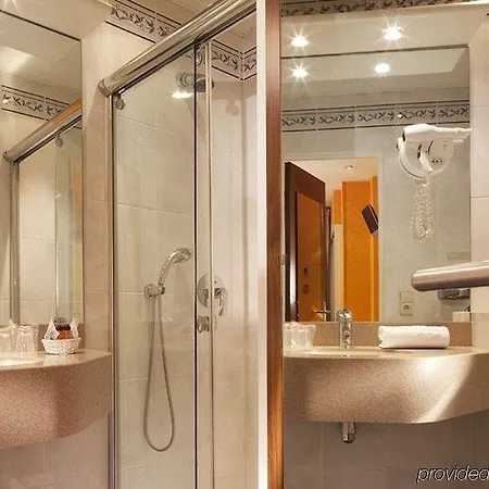 Cecilia Hotel 3*