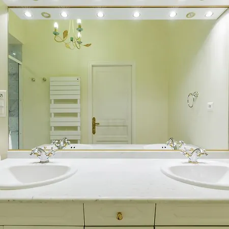 Private Apartment - Saint Germain - Rue De Rennes Apartment Paris