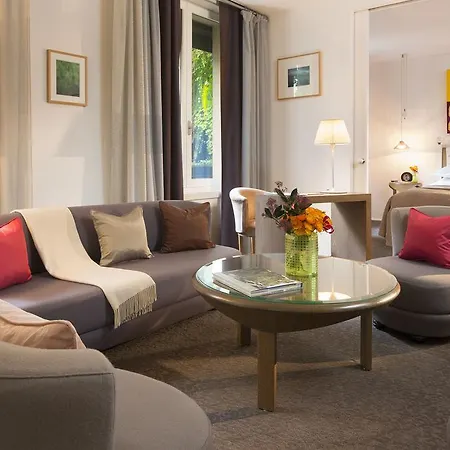 Pershing Hall Hotel