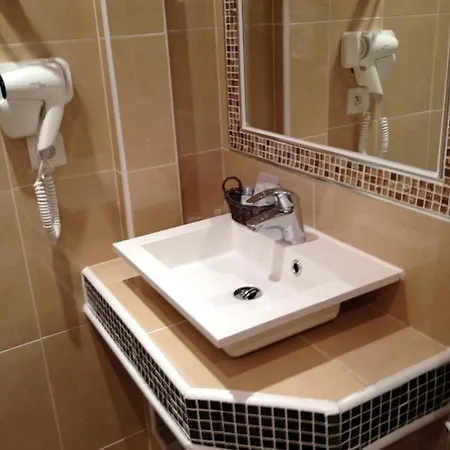 Hotel Avama Prony