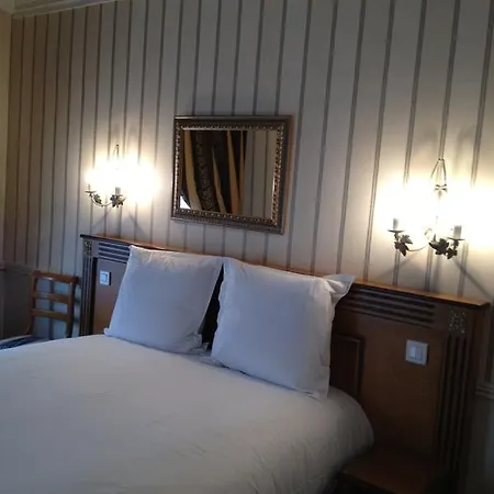 Hotel Avama Prony Paris