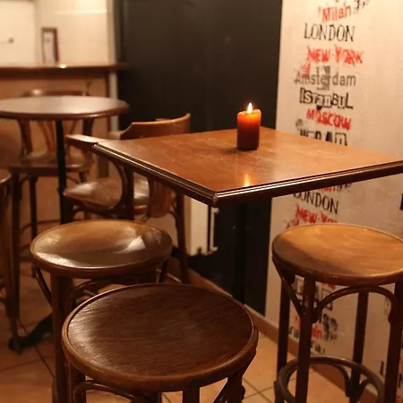 Hostel Woodstock Montmartre By Hiphophostels *