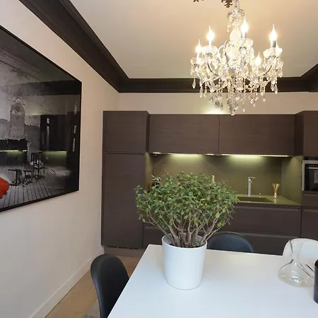 Tour Eiffel Apartment *