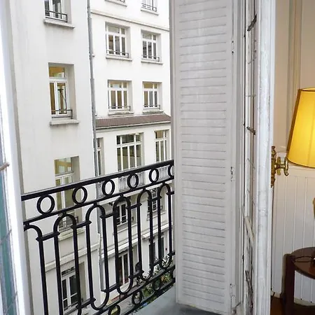Prestigious 2 Bedroom Near Champs Elysees * Paris