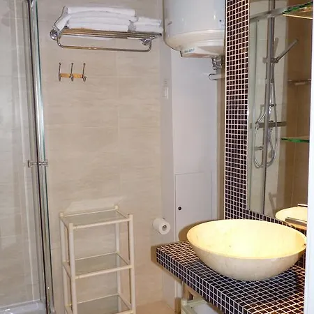 Prestigious 2 Bedroom Near Champs Elysees Appartement