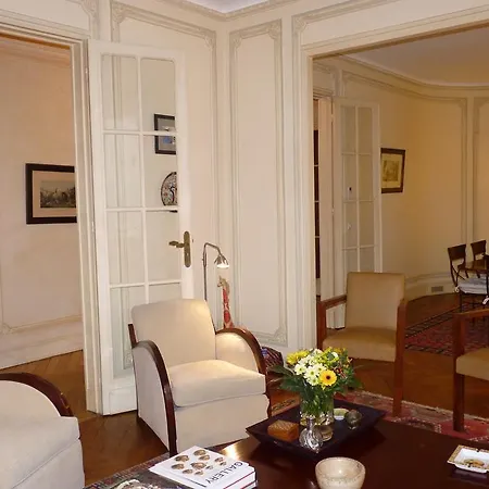 Prestigious 2 Bedroom Near Champs Elysees Appartement