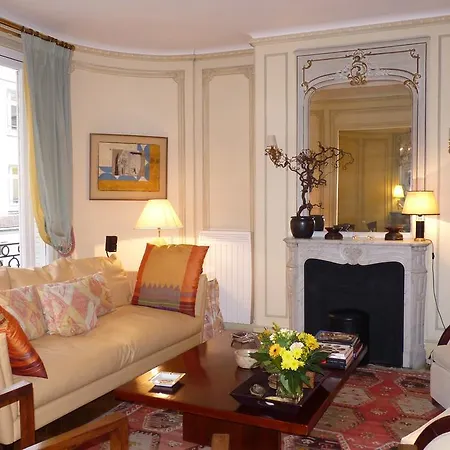 Prestigious 2 Bedroom Near Champs Elysees *