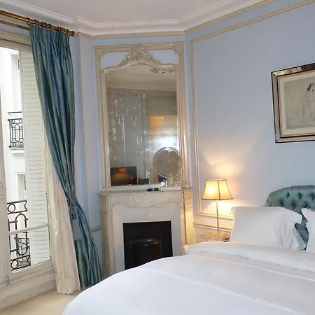 Prestigious 2 Bedroom Near Champs Elysees