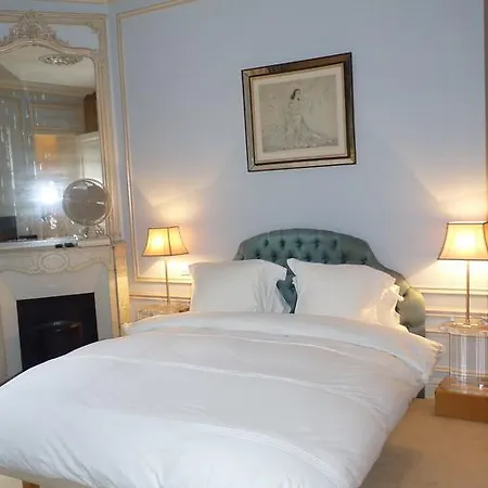 Prestigious 2 Bedroom Near Champs Elysees Appartement