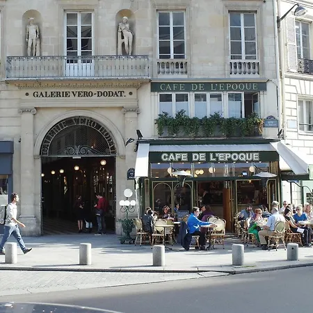 D : Louvre Elegant Bed & Breakfast Paris