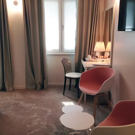 Hotel Relais Du Silence Des Tuileries 4*