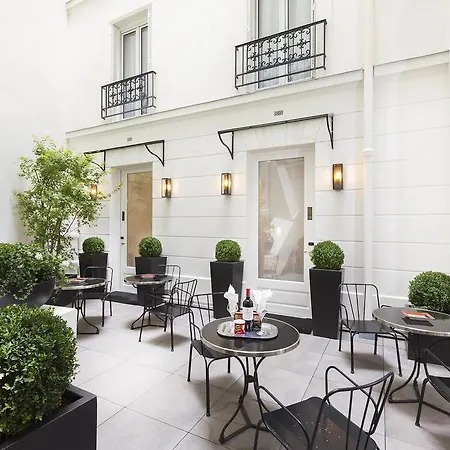 Hotel Balmoral Champs Elysees 4*