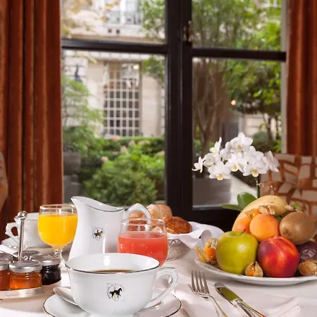 Hotel Le Pavillon De La Reine & Spa, Place Des Vosges 5*