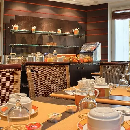 Отель Pavillon Opera Bourse 3*