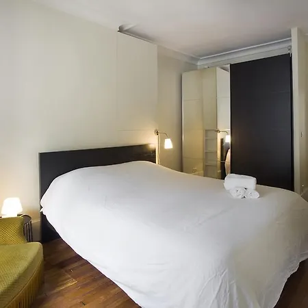 Folie Mericourt Apartment