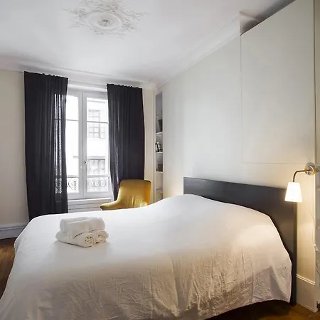 Folie Mericourt Apartment *