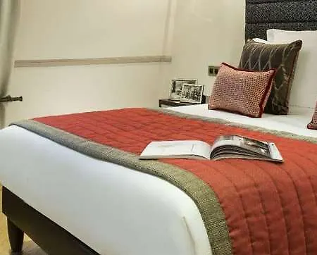 La Clef Tour Eiffel By The Crest Collection Hotel Parijs