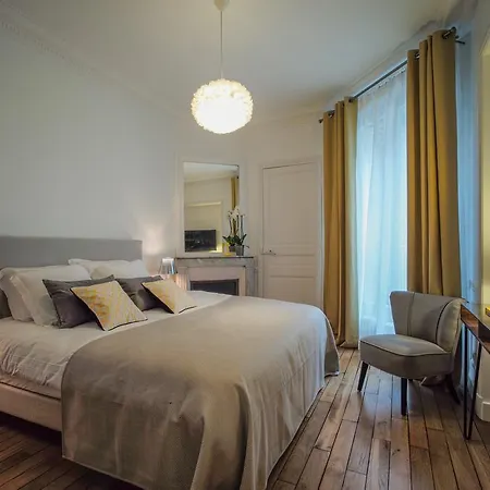 Couette-café Relais12bis By Eiffel Tower