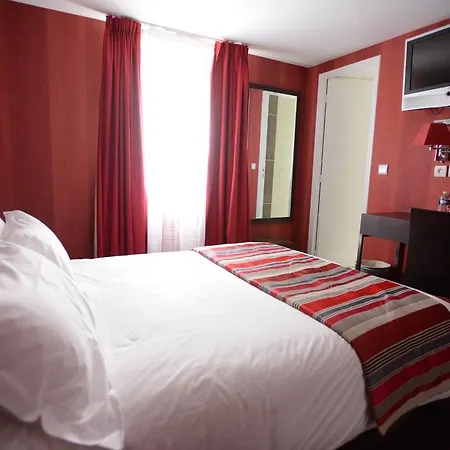 Des Archives Hotel 3*