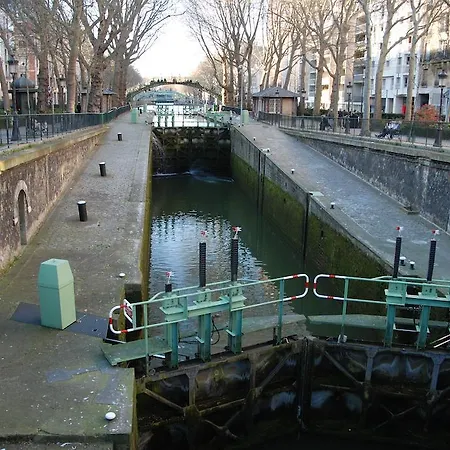 Duplex Republique Canal Saint Martin Paris