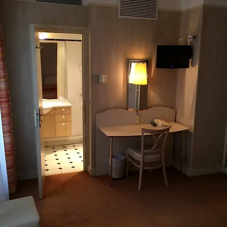 Otel Eiffel Blomet