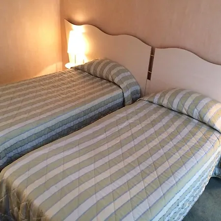Otel Eiffel Blomet