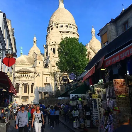 Romantic Artist Montmartre