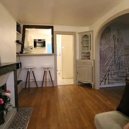 Apartment Moulin Rouge Backstage Paris