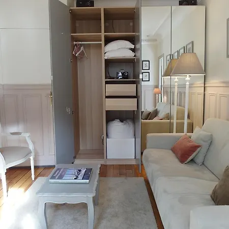 Bed & Breakfast D : Louvre Elegant Paris