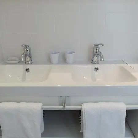Bed & Breakfast D : Louvre Elegant 3*