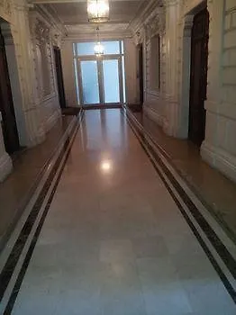 33 Marbeuf Paris
