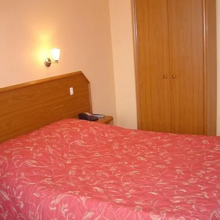 Hotell Le Mediterraneen 3*
