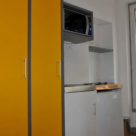 De La Mare 3*