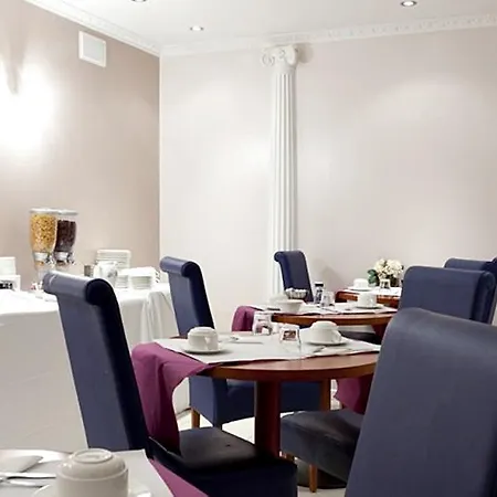 Riviera Hotel Paris