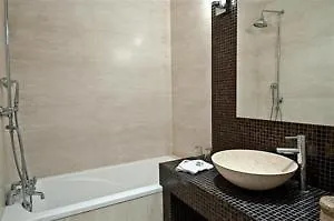 De La Porte Doree Hotell