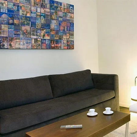 33 Marbeuf Aparthotel Paris