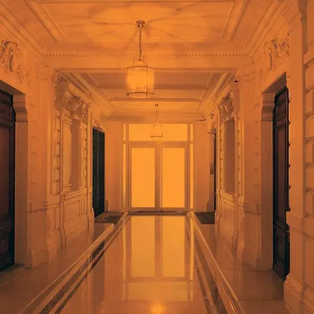 33 Marbeuf Aparthotel Paris